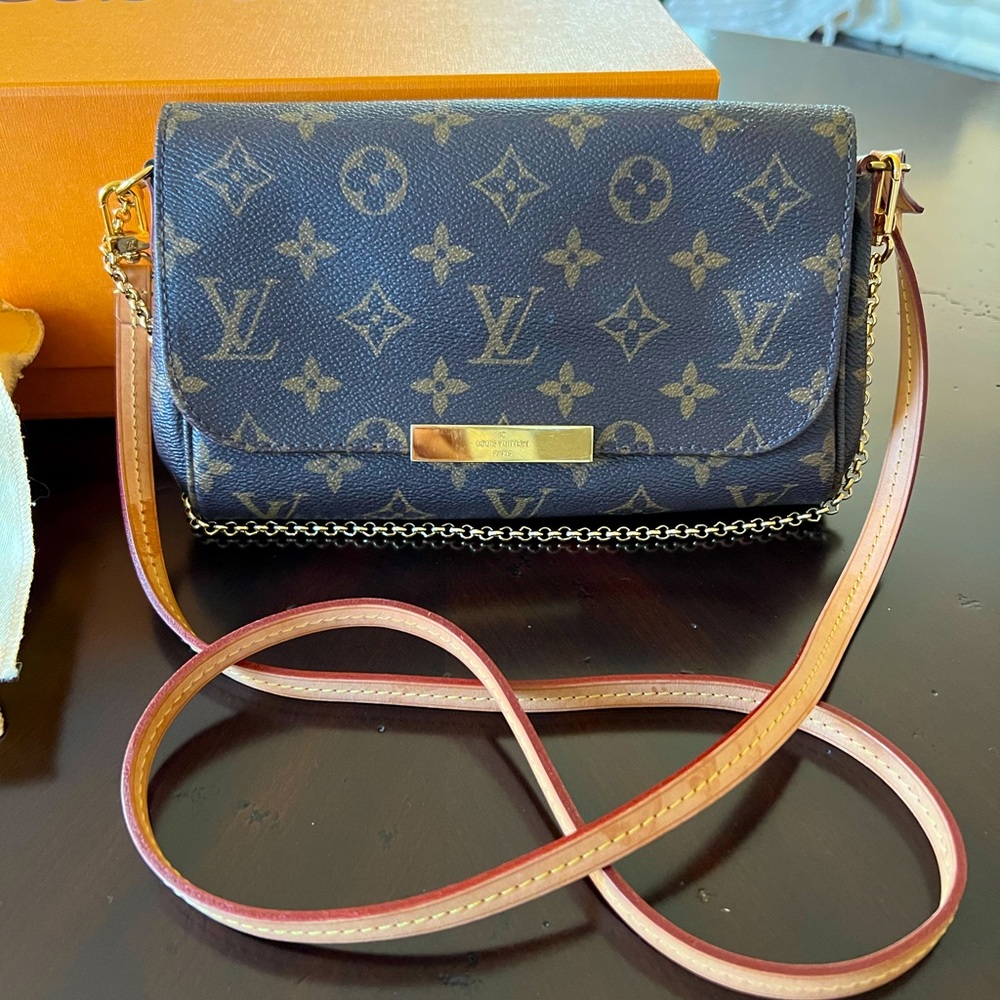 Louis Vuitton Monogram Favorite PM - great condition